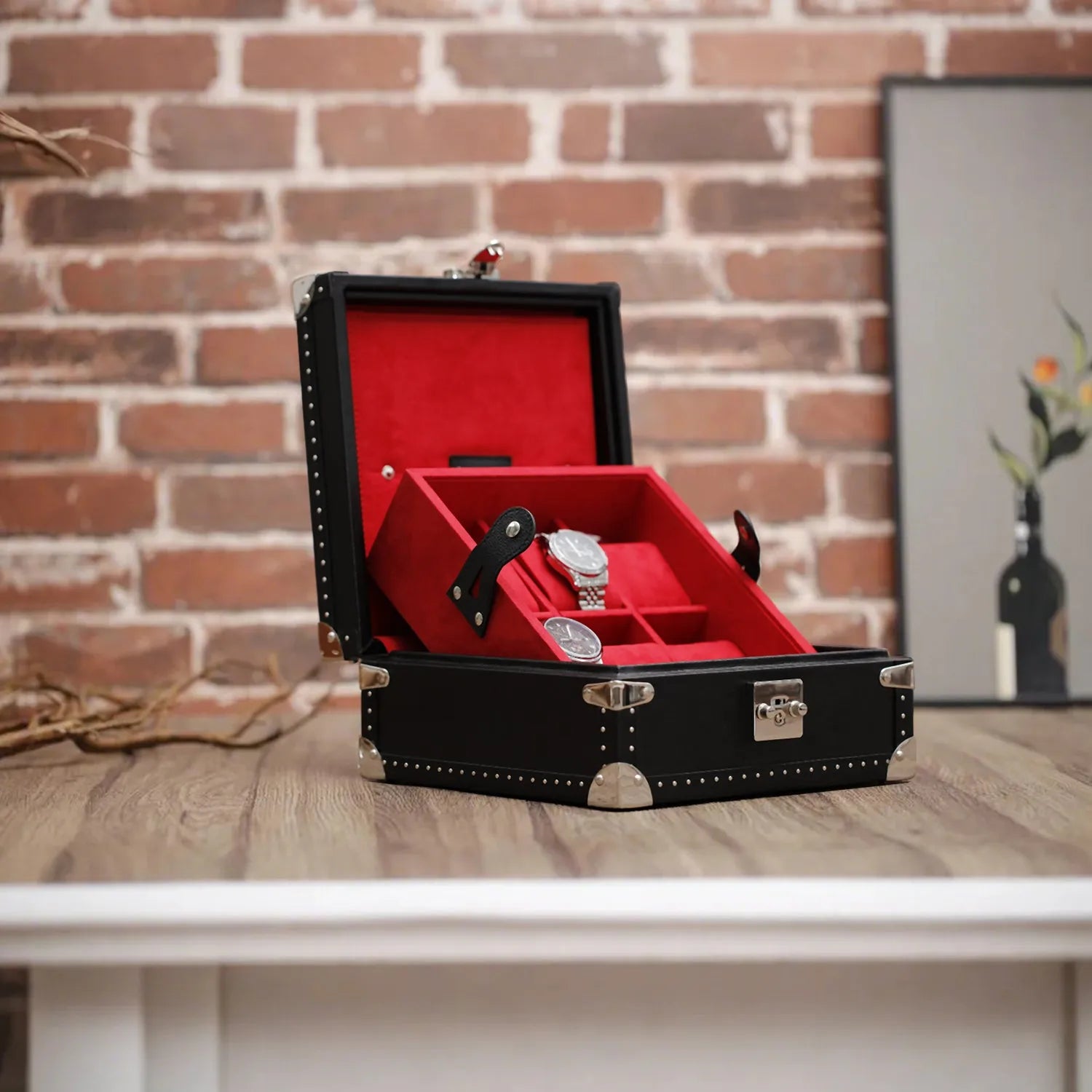 Hexa Carmine – Noir & Rouge Grenat