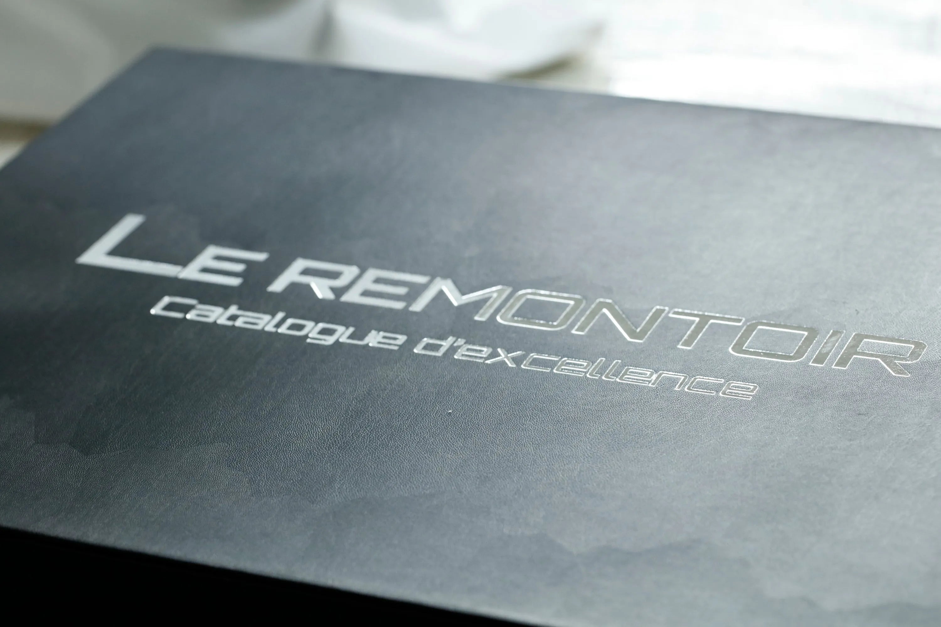 Cube Sofa – Noir Onyx