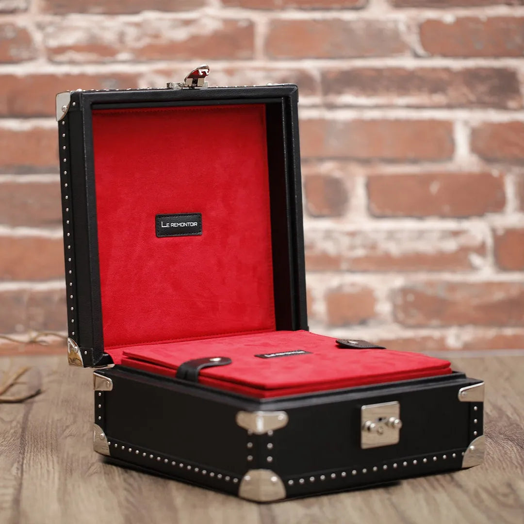 Hexa Carmine – Noir & Rouge Grenat