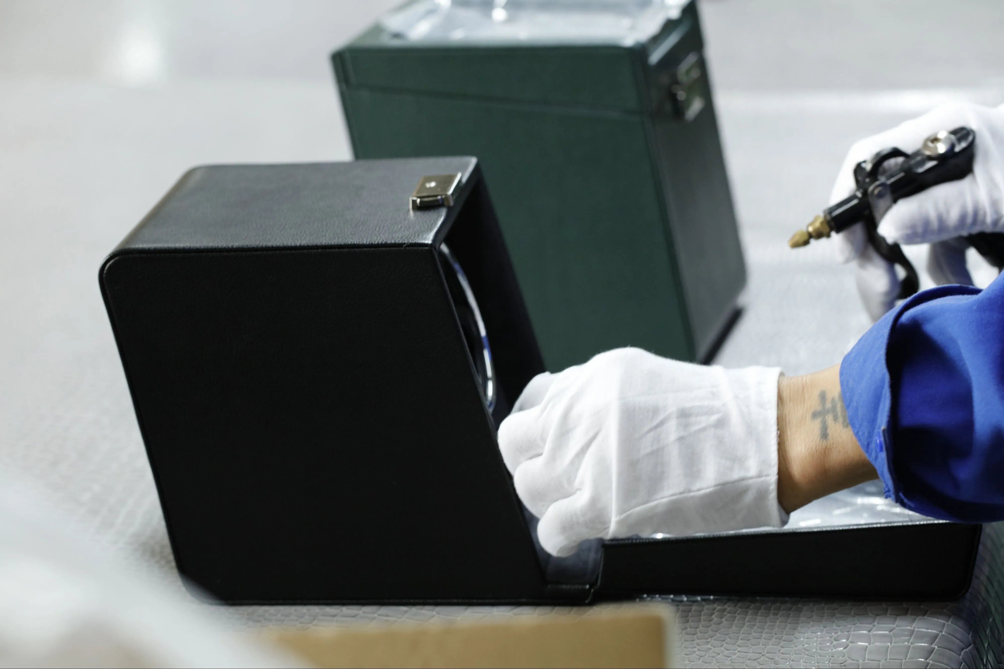 Cube Sofa – Noir Onyx