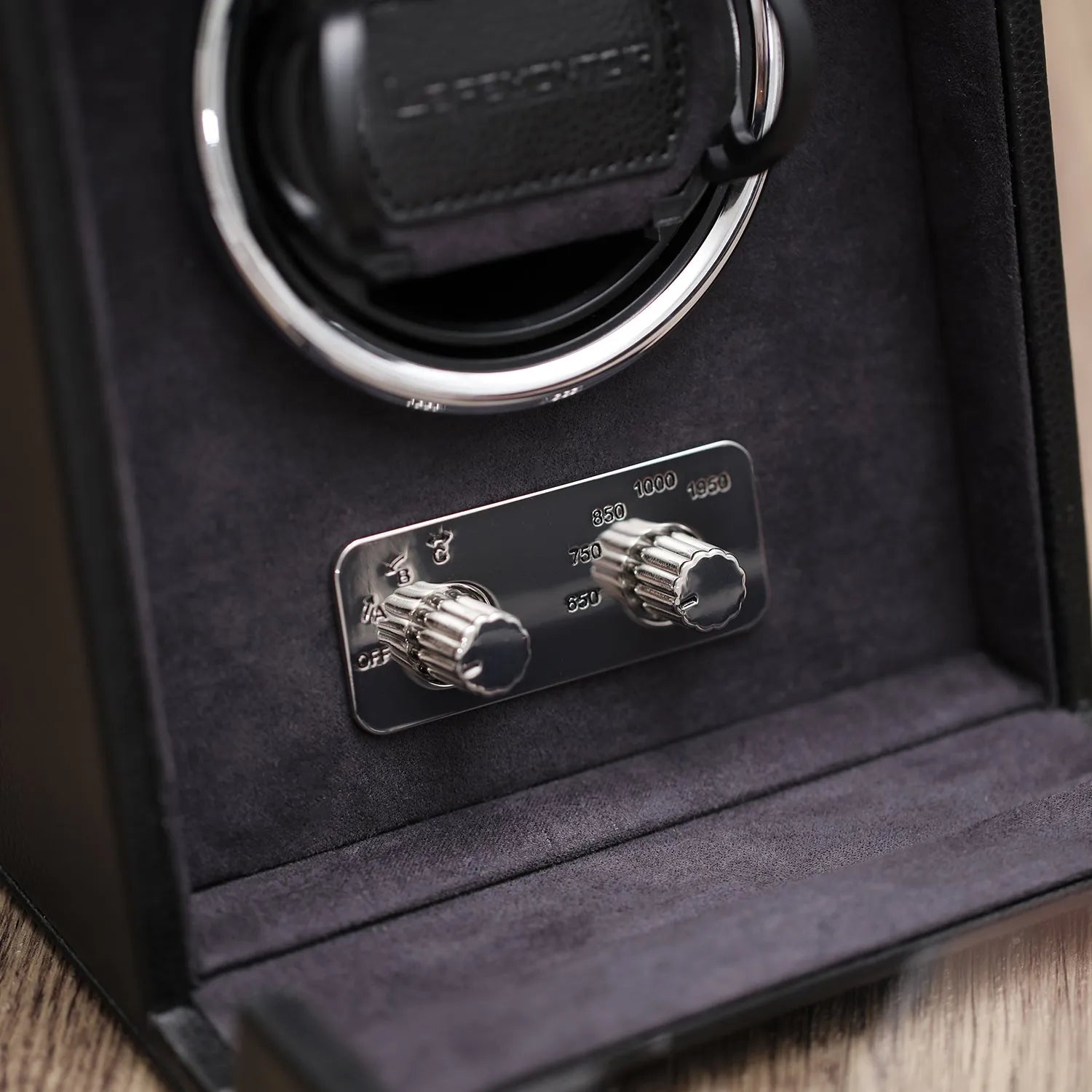 Cube Sofa – Noir Onyx